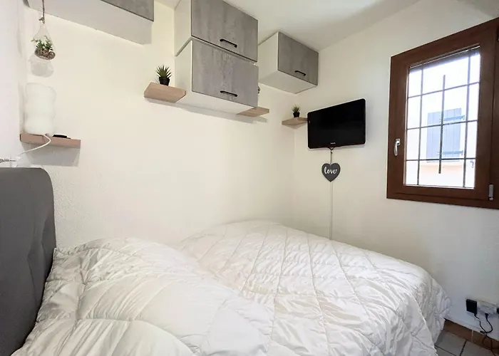 Eureka 109 - 6 People - Pool And Garden - Near Naturist Village And Beaches דירה אגדה